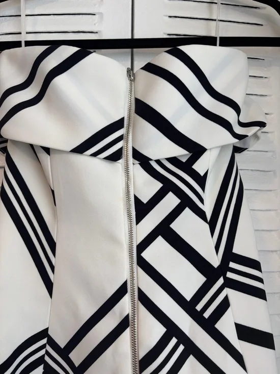 KEEPSAKE White Sleeveless Dress Black Stripe A-Line Elegant Chic - Picture 10 of 15
